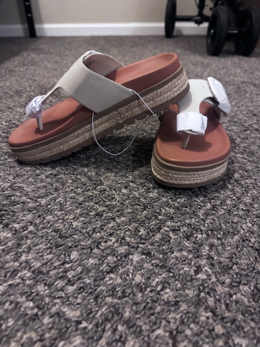 MIA White Leather Espadrille Platform Thong Sandals - Picture 2 of 4